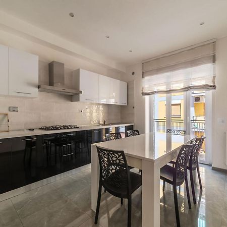 Joivy Delightful 3-Bed Flat With Balcony Lejlighed Rom Eksteriør billede