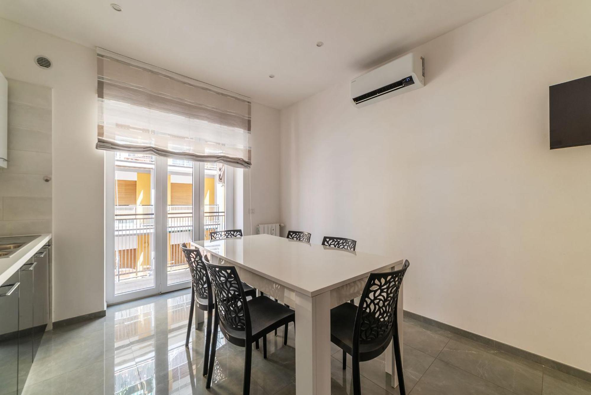 Joivy Delightful 3-Bed Flat With Balcony Lejlighed Rom Eksteriør billede